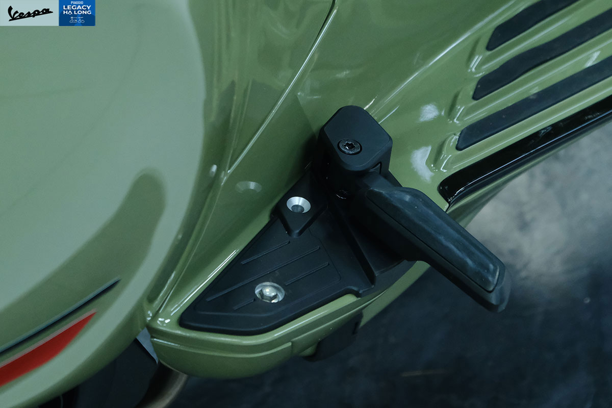 Gác chân Vespa Sprint