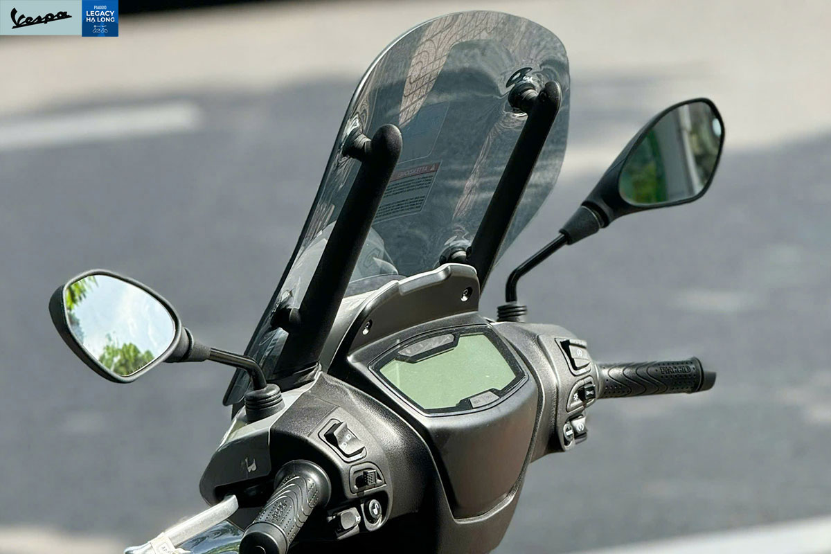 Kính chắn gió mờ