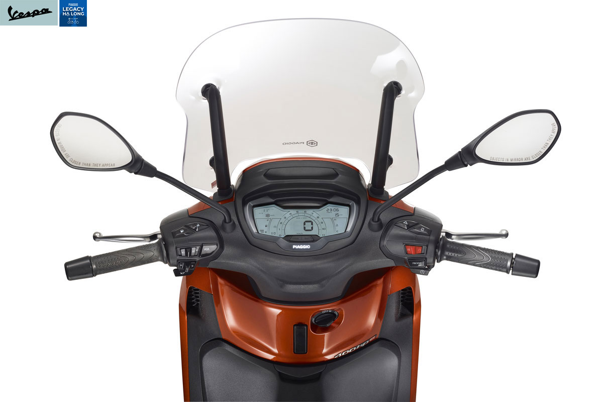 Kính chắn gió thấp trong suốt