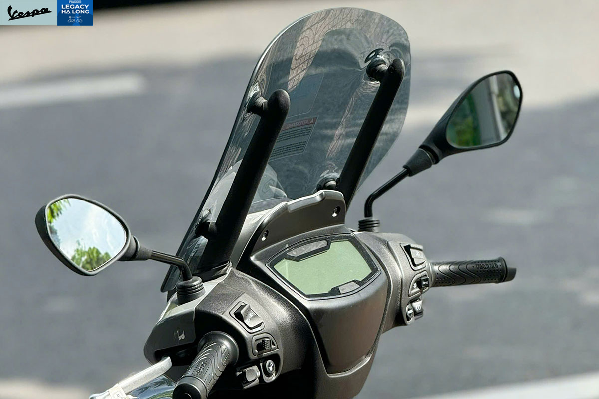 Kính chắn gió mờ Medley