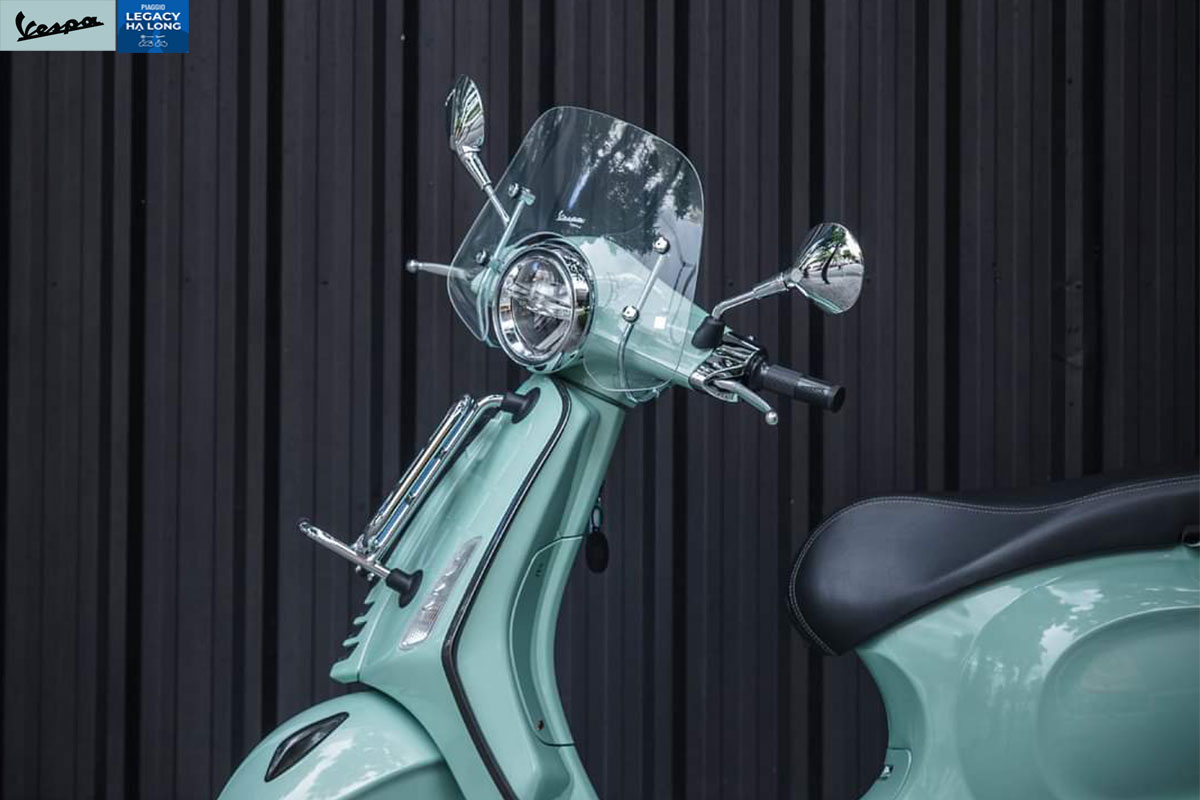 Kính chắn gió thấp trong suốt