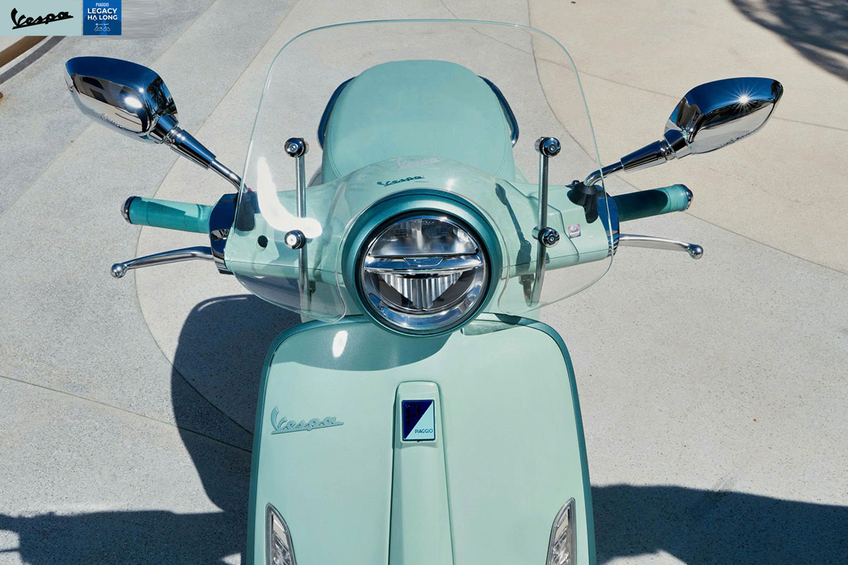 Kính chắn gió thấp trong suốt