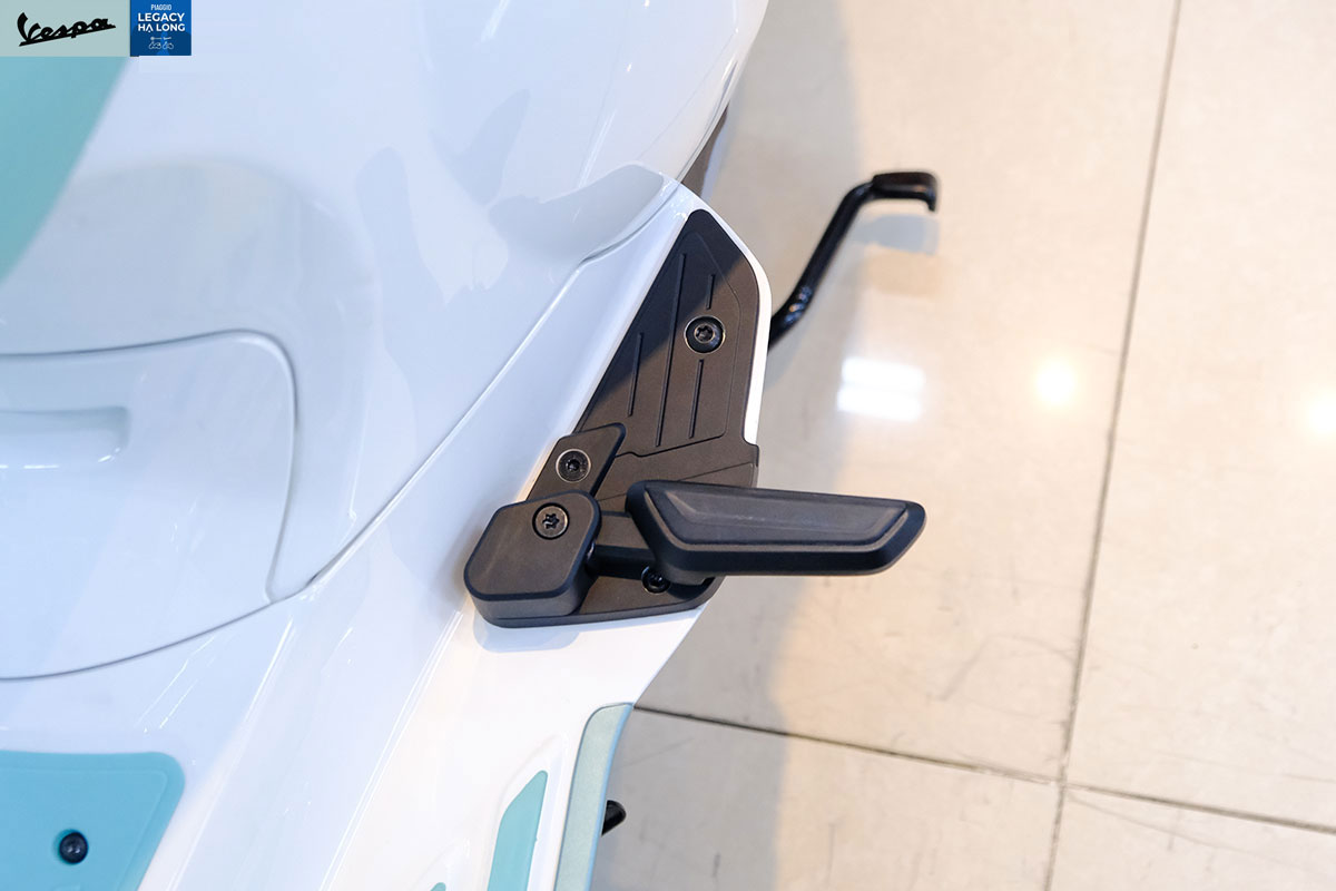 Gác chân Vespa Primavera