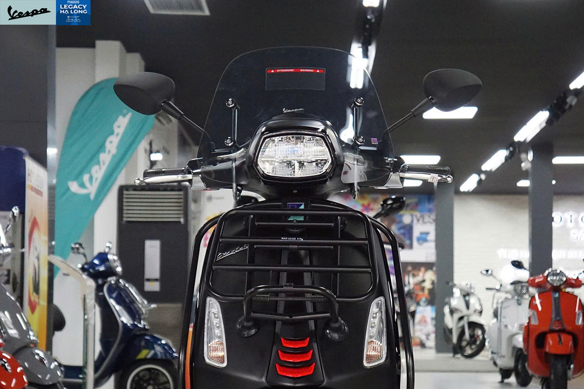 Kính chắn gió mờ Vespa Sprint